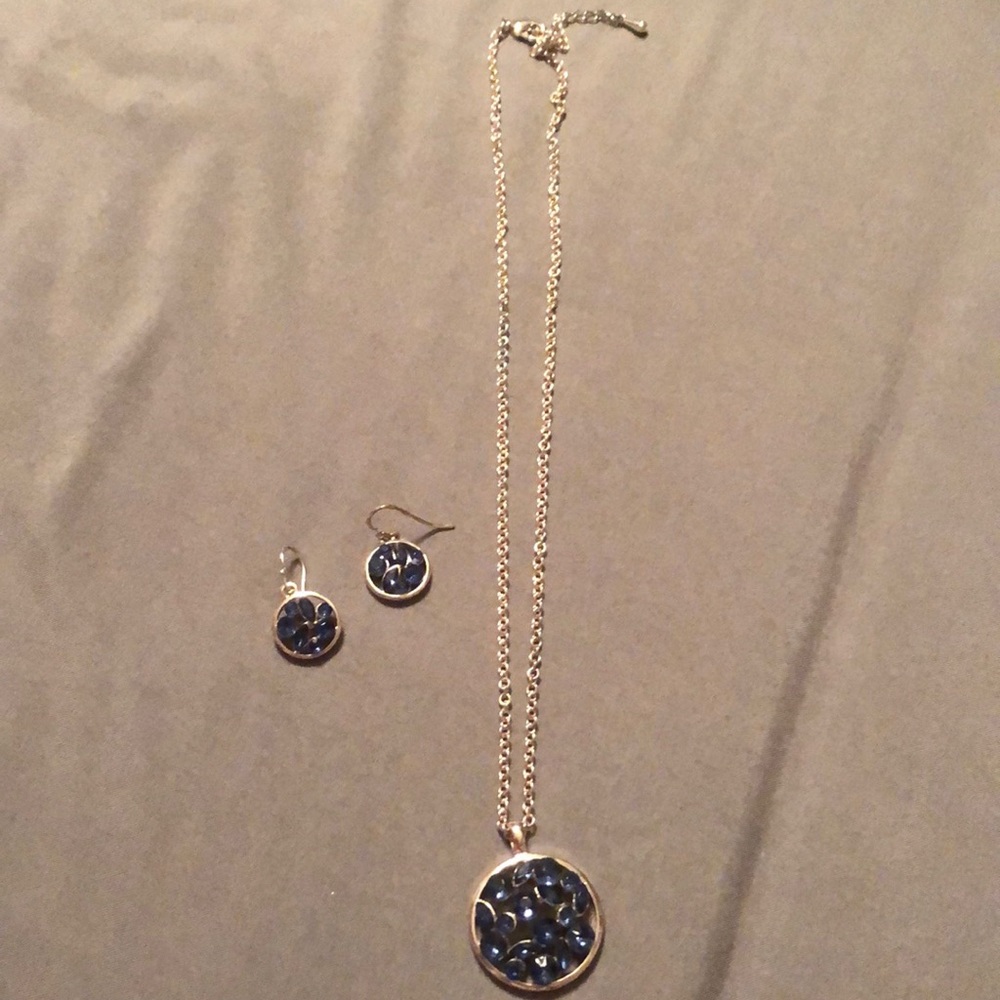 Emerald blue and silver pendant necklace with matching earrings